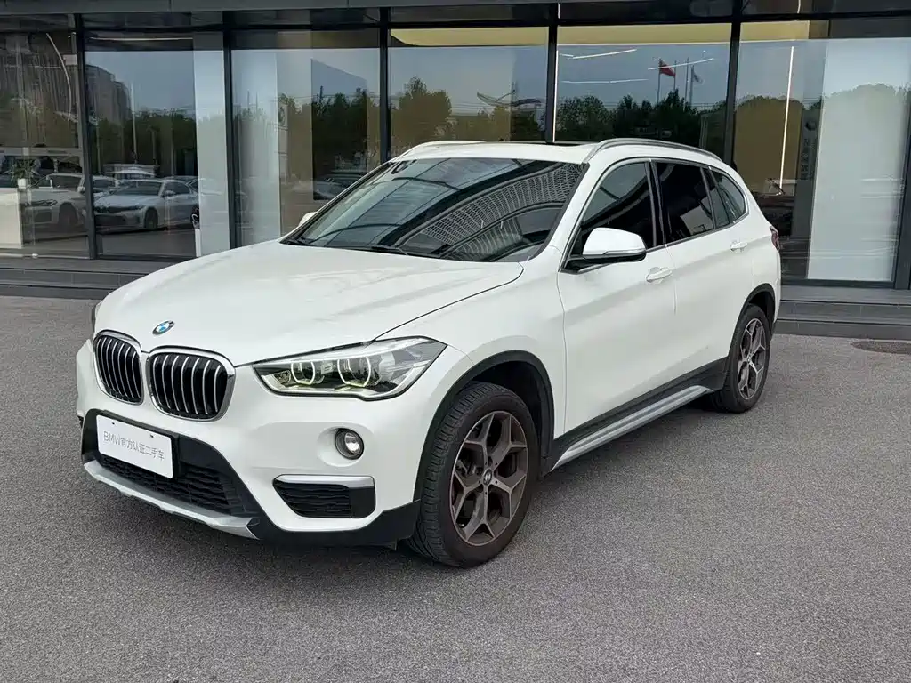 BMW X1 2018 — фото 1