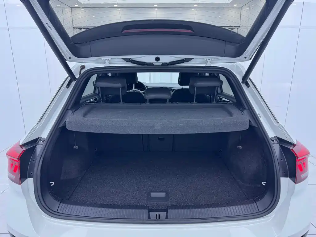 Volkswagen T-Roc 2022 — фото 17