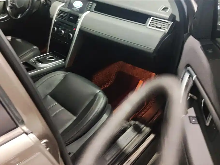 Land Rover Discovery Sport 2015 — фото 8