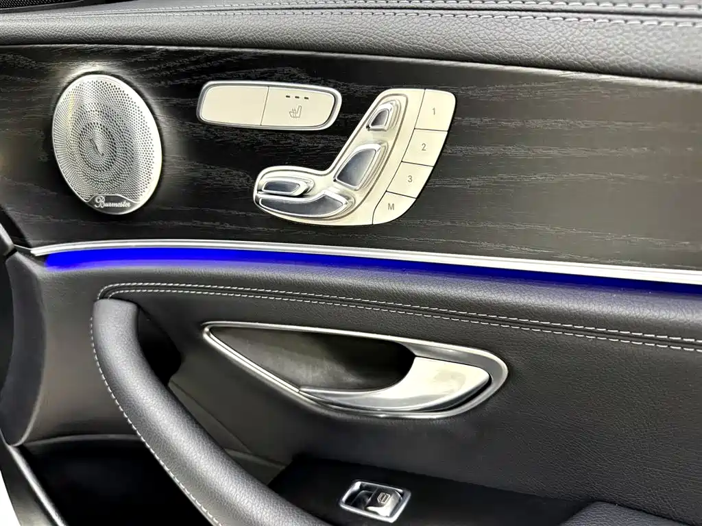 Mercedes-Benz E-Class 2017 — фото 16
