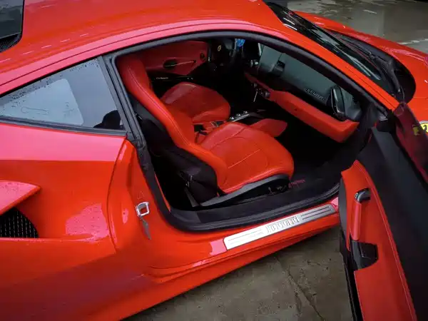 Ferrari 488 2016
