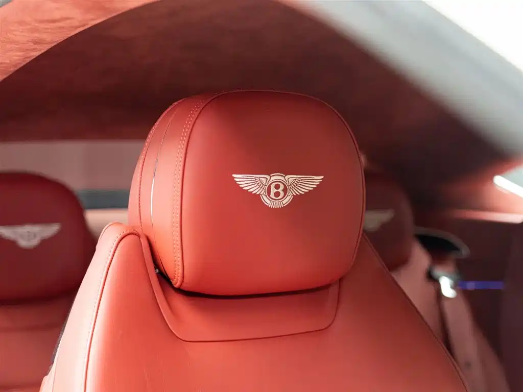 Bentley Continental 2020 — фото 13
