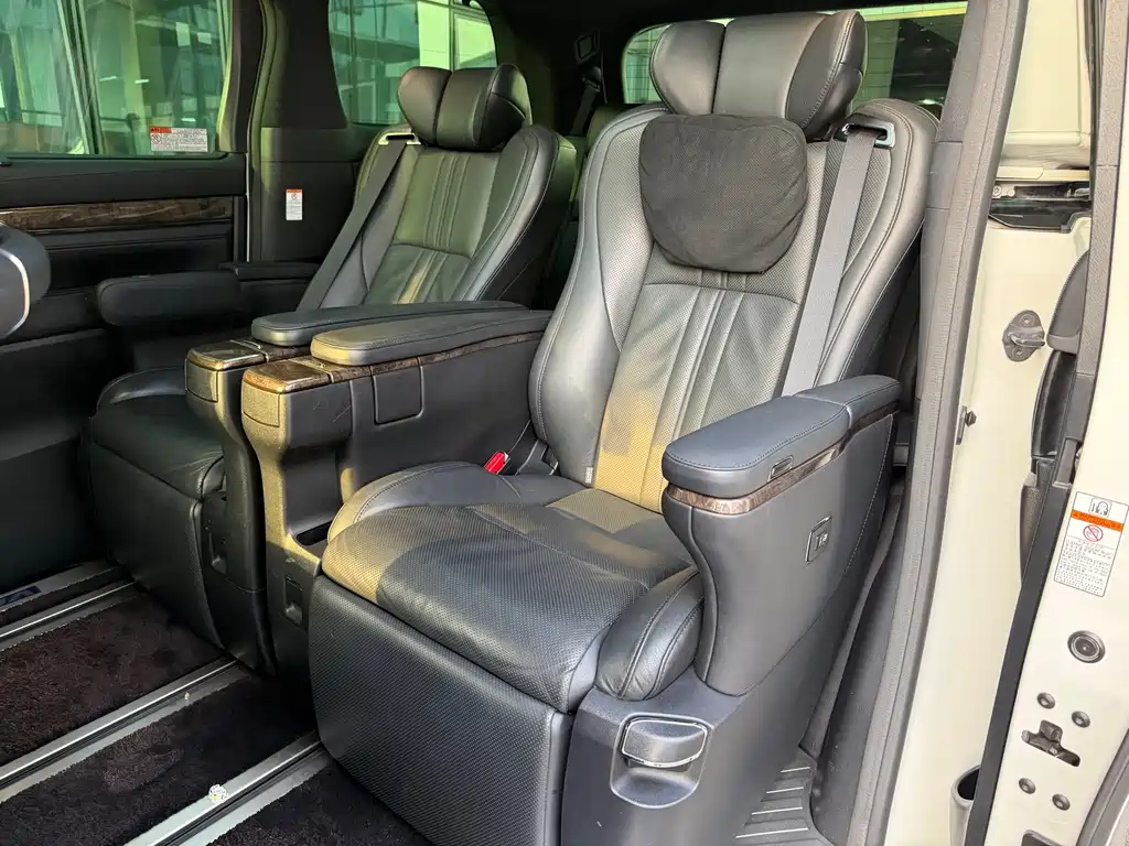 Toyota Vellfire 2019 — фото 10