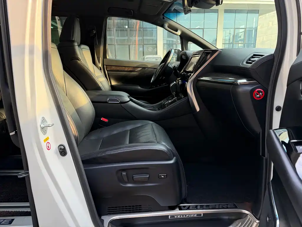 Toyota Vellfire 2019 — фото 9