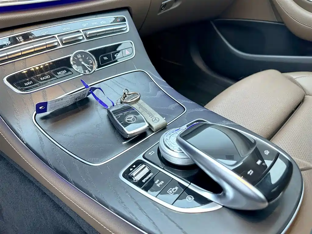 Mercedes-Benz E-Class 2018 — фото 10