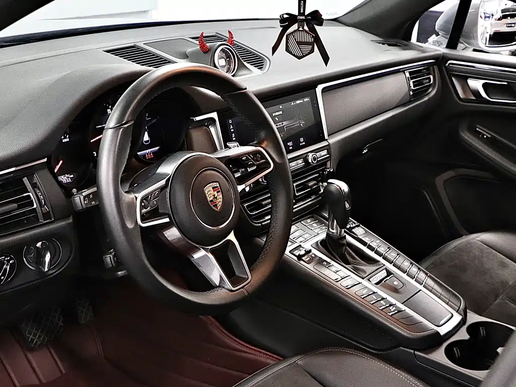 Porsche Macan 2021 — фото 11