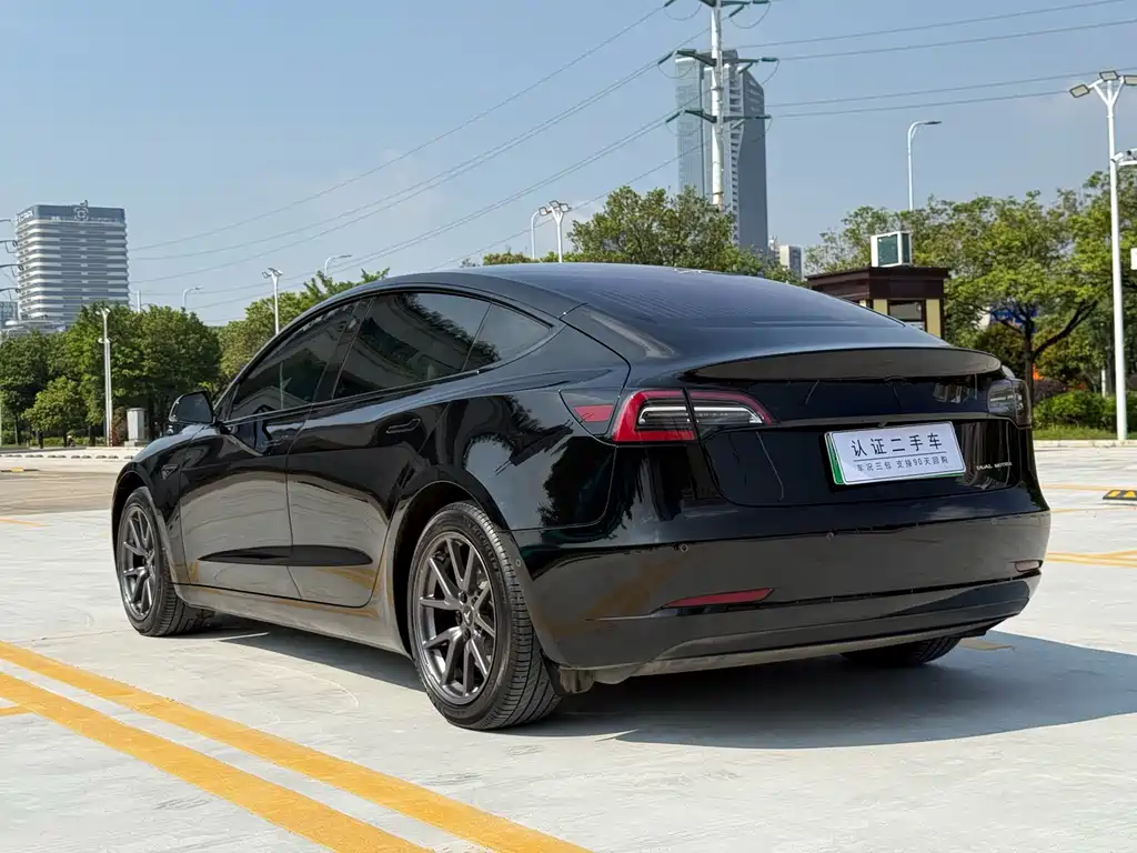 Tesla Model 3 2019 — фото 13
