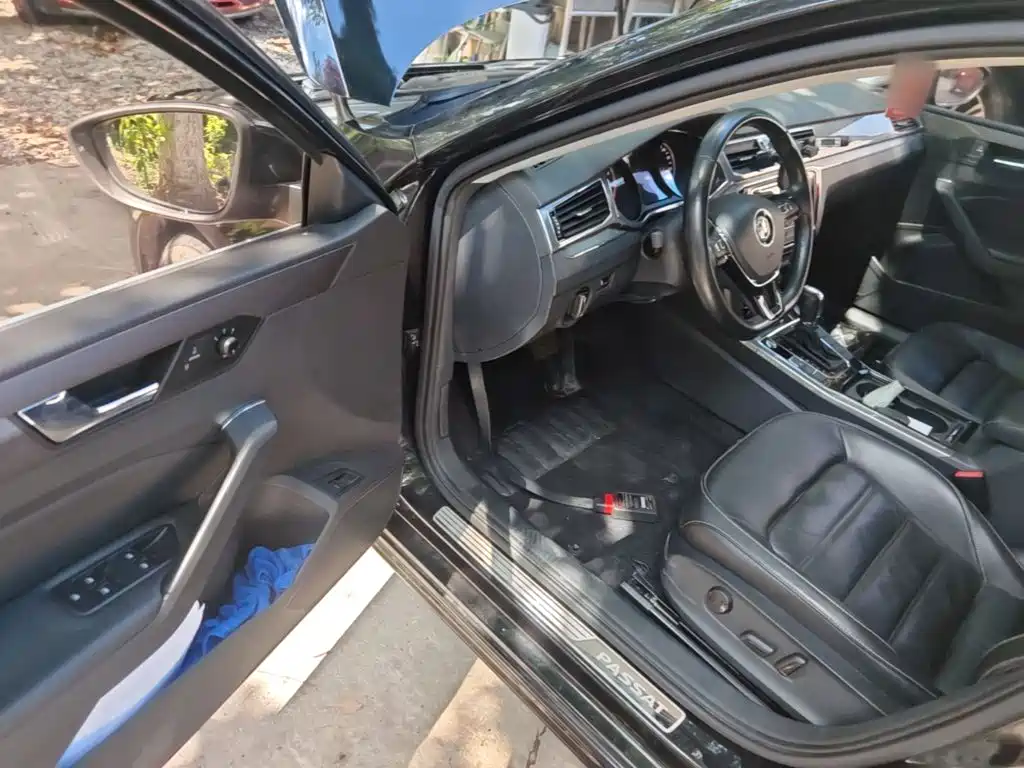 Volkswagen Passat 2018 — фото 16
