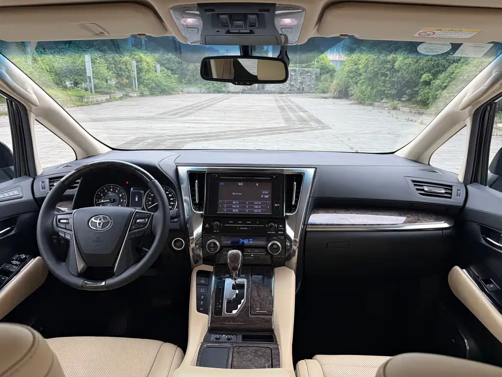 Toyota Alphard 2019 — фото 9
