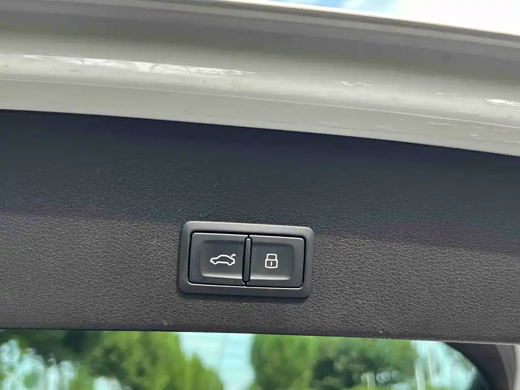 Audi Q2L 2022 — фото 17