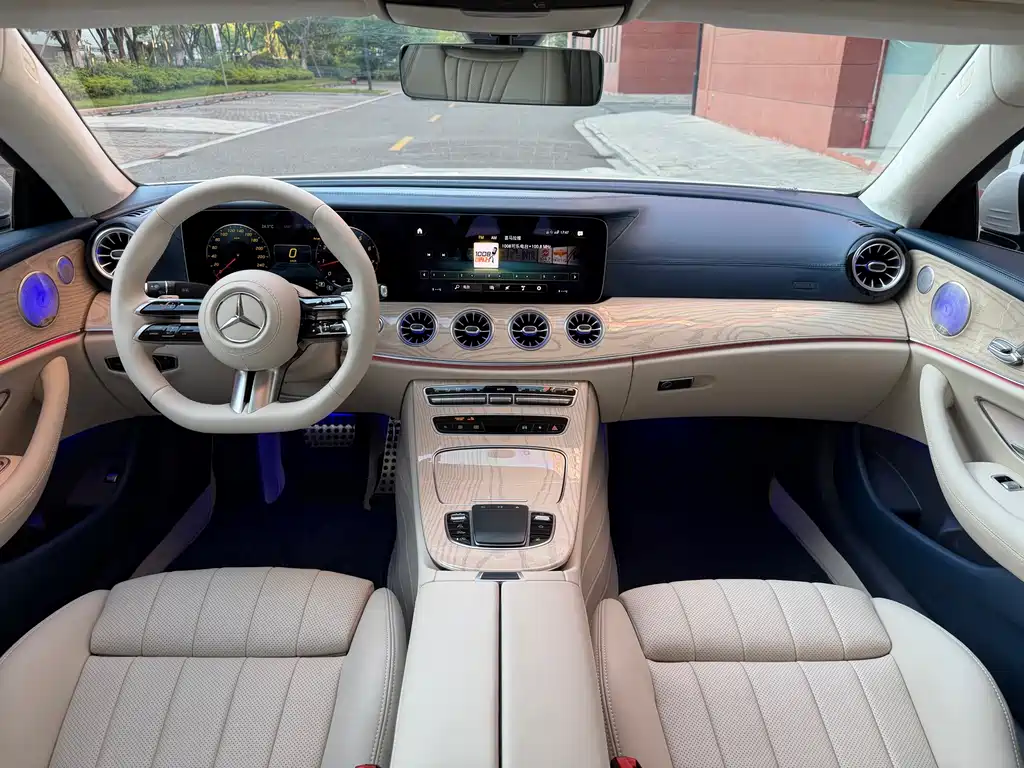 Mercedes-Benz E-Class 2022