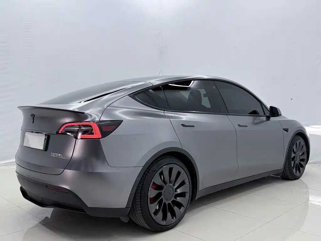 Tesla Model Y 2022 — фото 13