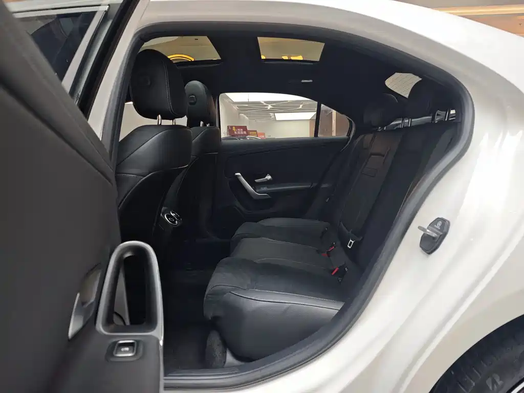 Mercedes-Benz A-Class 2023 — фото 10