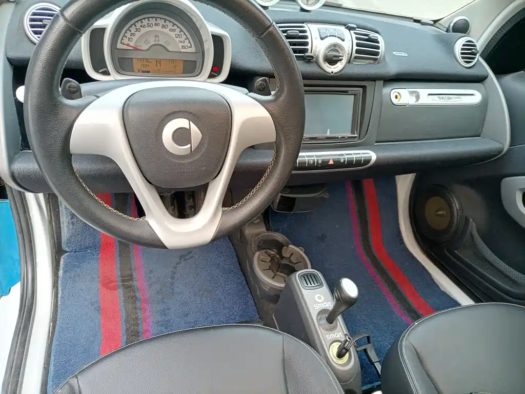 smart fortwo 2013 — фото 11