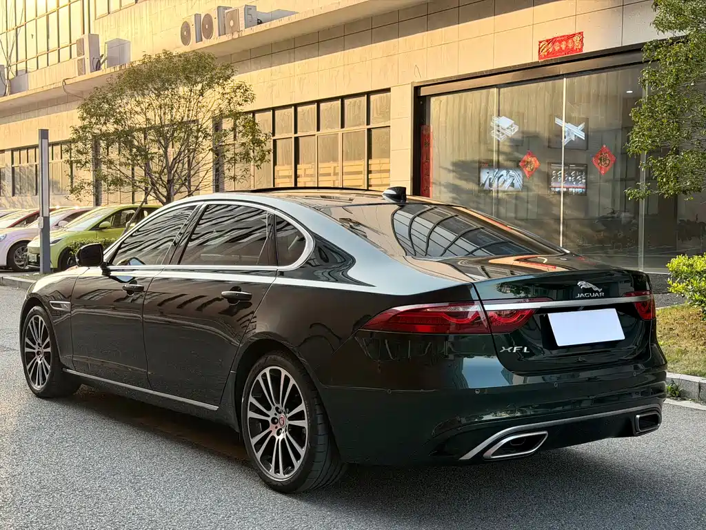 Jaguar XFL 2025 — фото 16