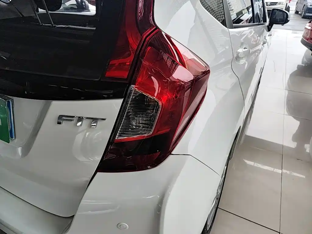 Honda Fit 2016 — фото 8