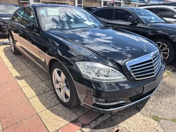 Mercedes-Benz S-Class 2012
