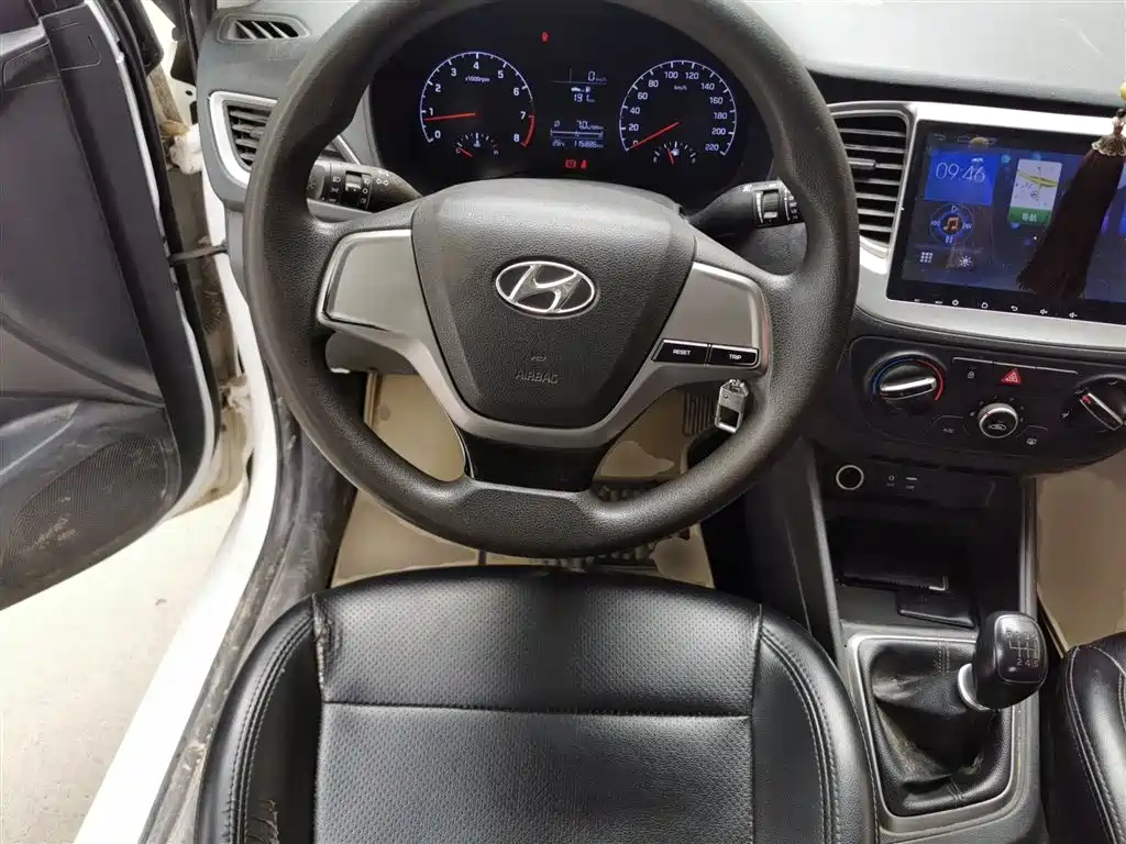 Hyundai Verna 2017 — фото 3