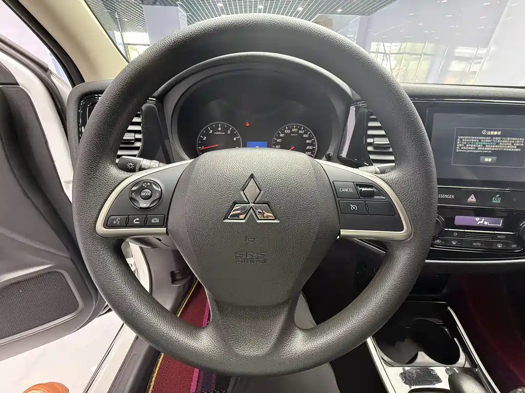 Mitsubishi Outlander 2022 — фото 11