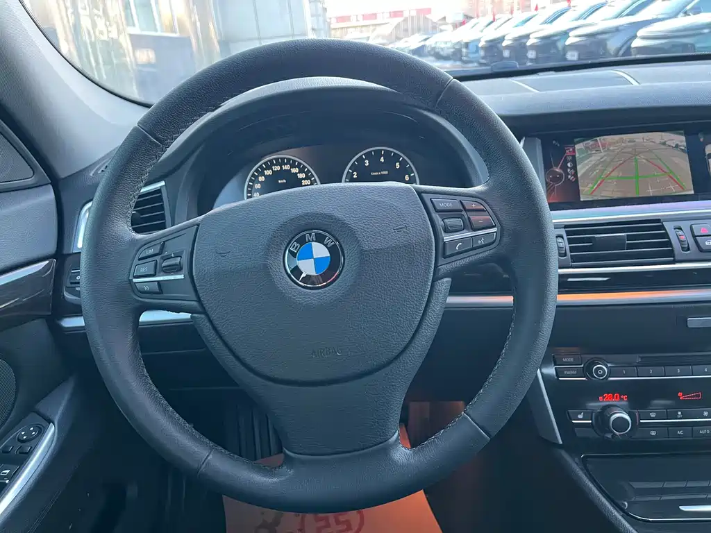 BMW 5 Series GT 2016 — фото 19