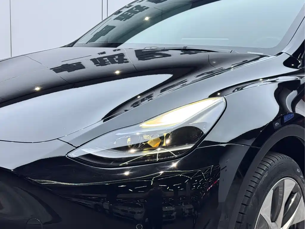 Tesla Model Y 2023 — фото 24