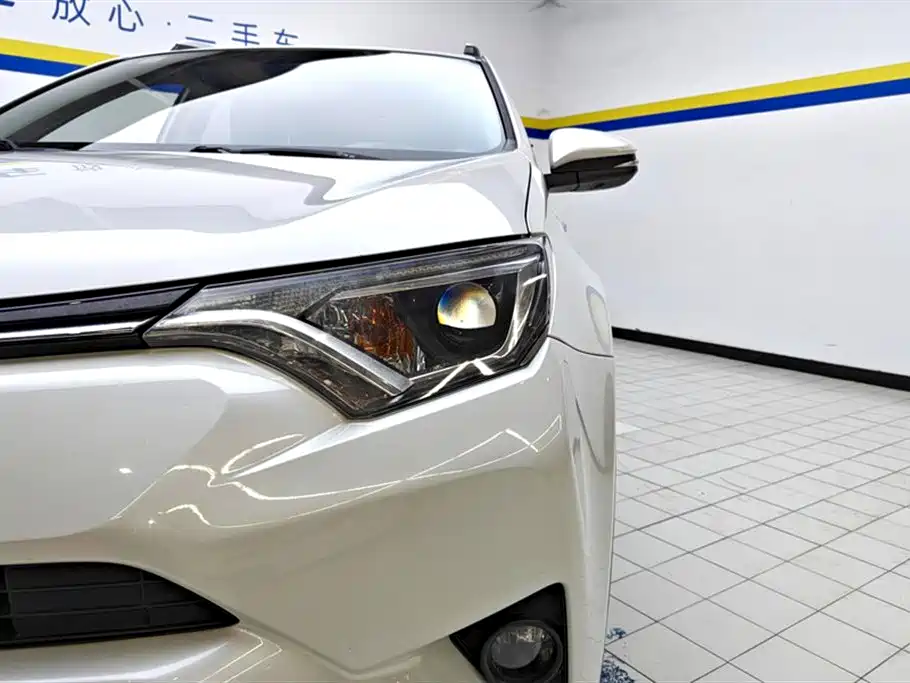 Toyota RAV4 2016 — фото 5