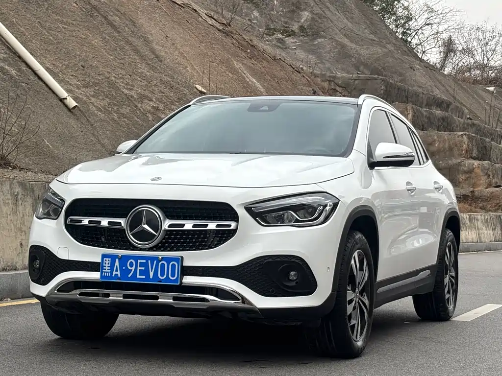 Mercedes-Benz GLA 2023