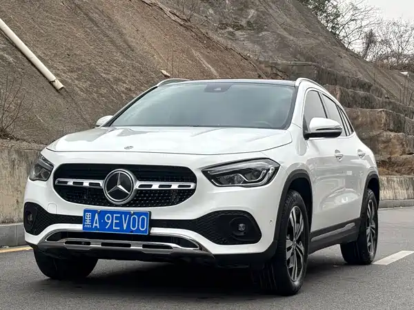 Mercedes-Benz GLA 2023