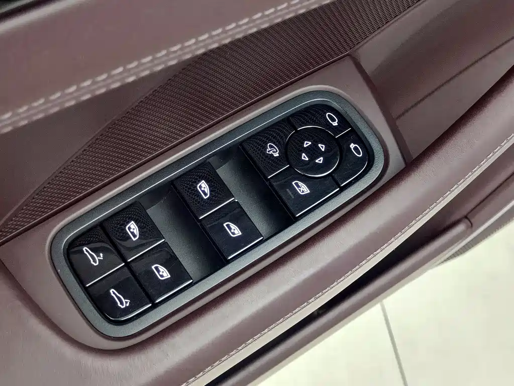 Porsche Panamera 2018 — фото 17