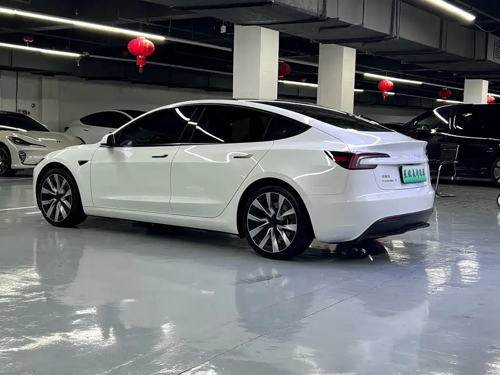 Tesla Model 3 2025 — фото 13