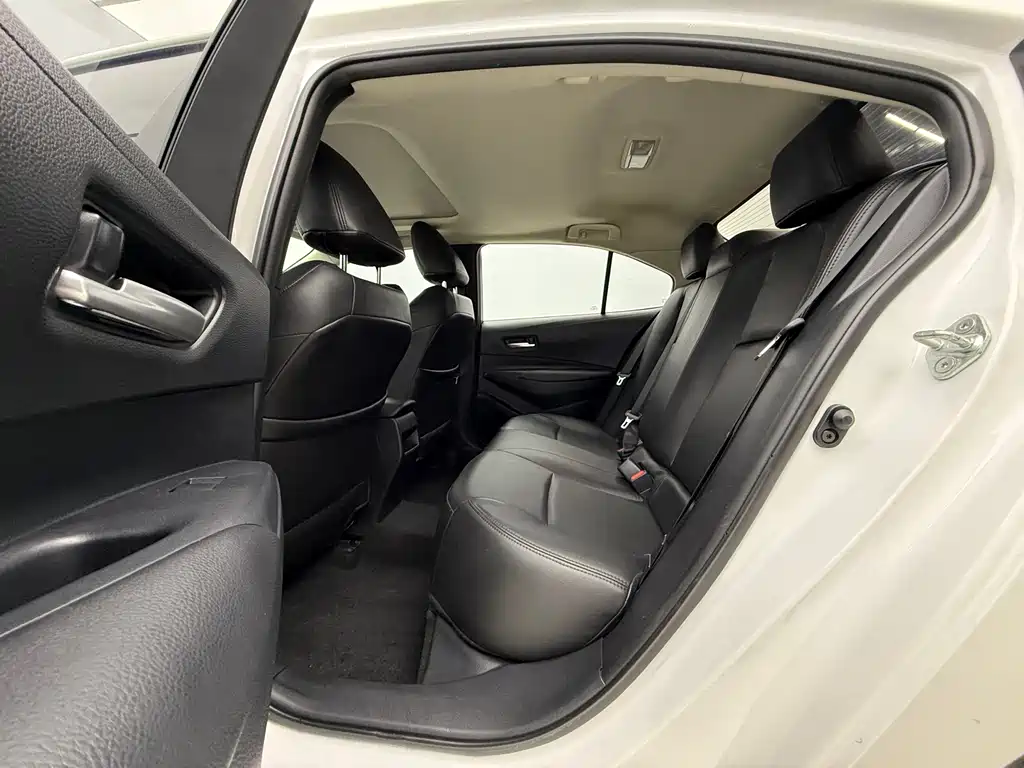 Toyota Corolla 2022 — фото 10
