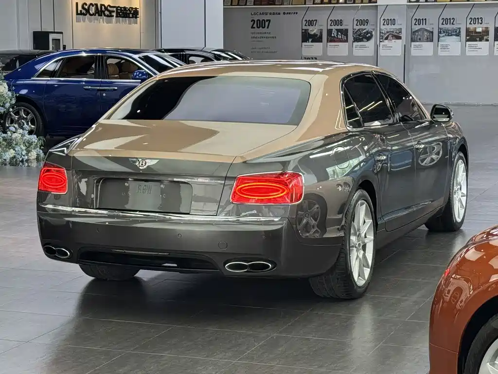 Bentley Flying Spur 2018 — фото 6