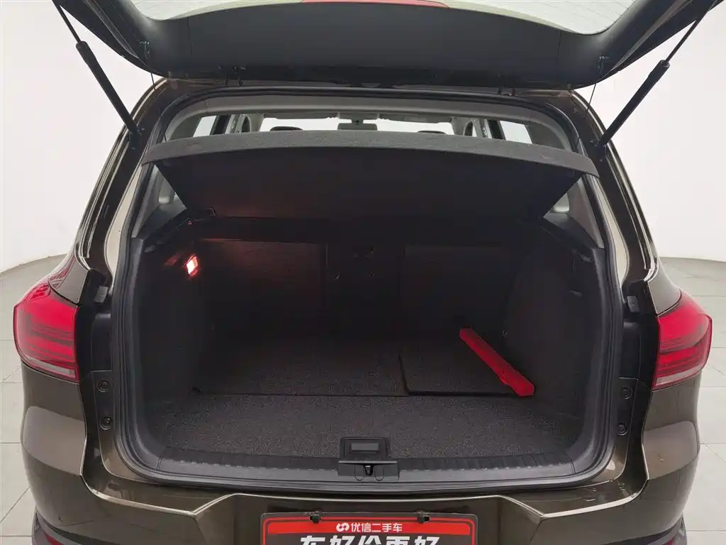 Volkswagen Tiguan 2016 — фото 16