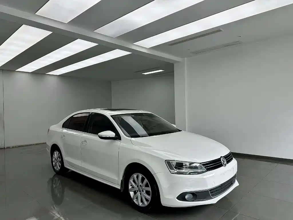 Volkswagen Sagitar 2012