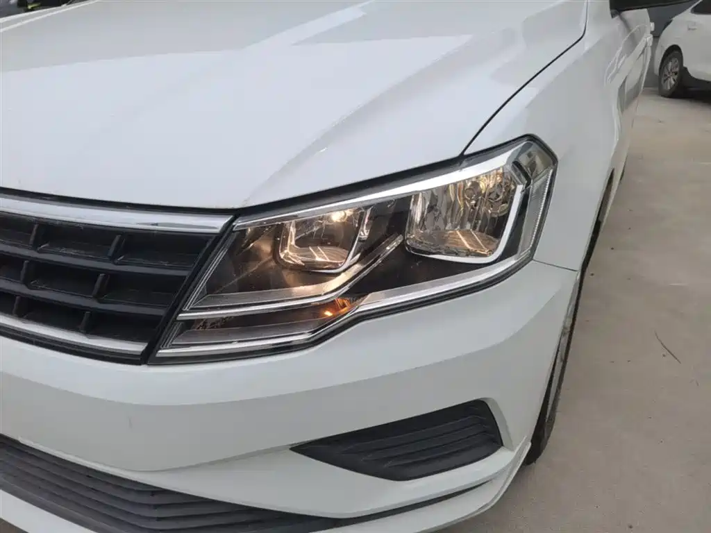 Volkswagen Jetta 2018 — фото 24
