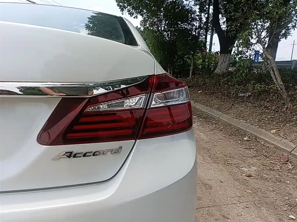 Honda Accord 2017 — фото 8