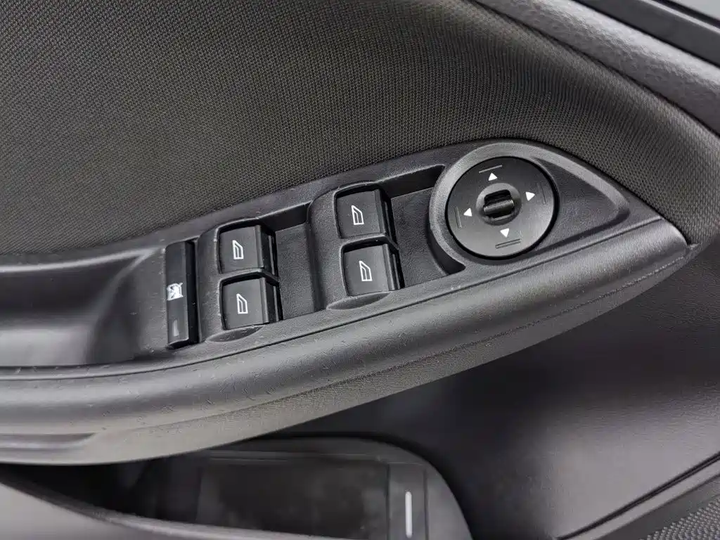 Ford Focus 2017 — фото 9