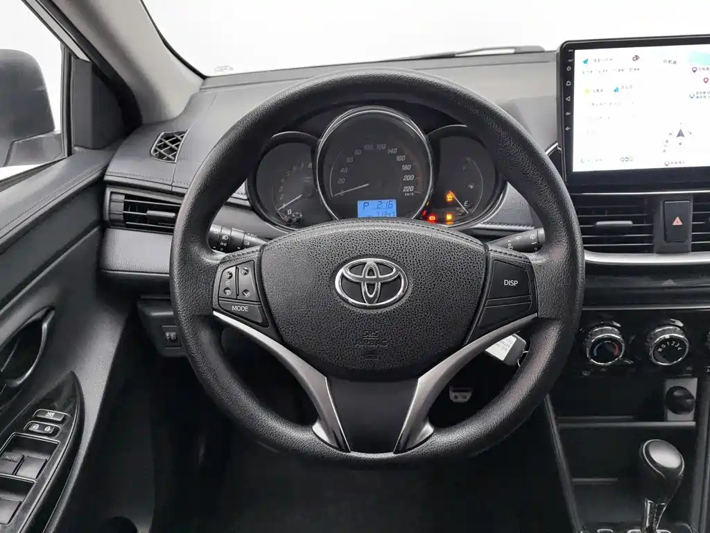 Toyota Yaris L 2021 — фото 11