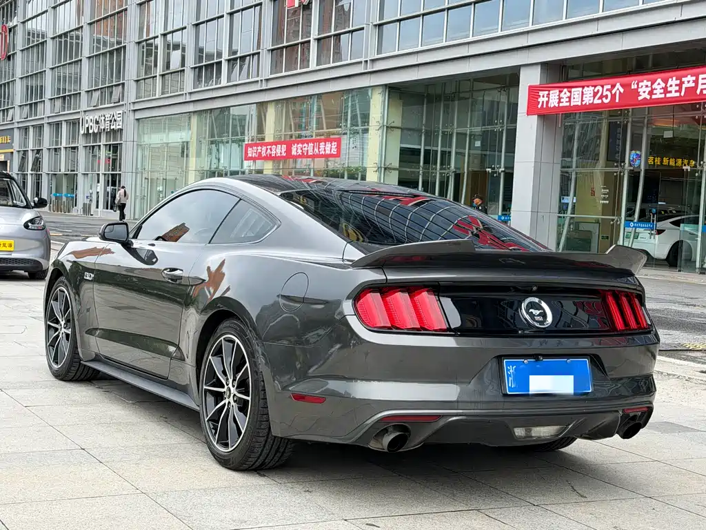Ford Mustang 2017 — фото 5