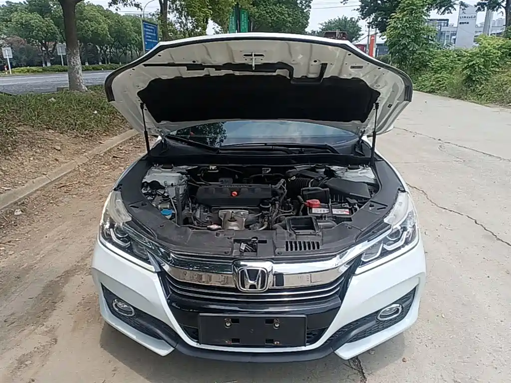 Honda Accord 2017 — фото 20