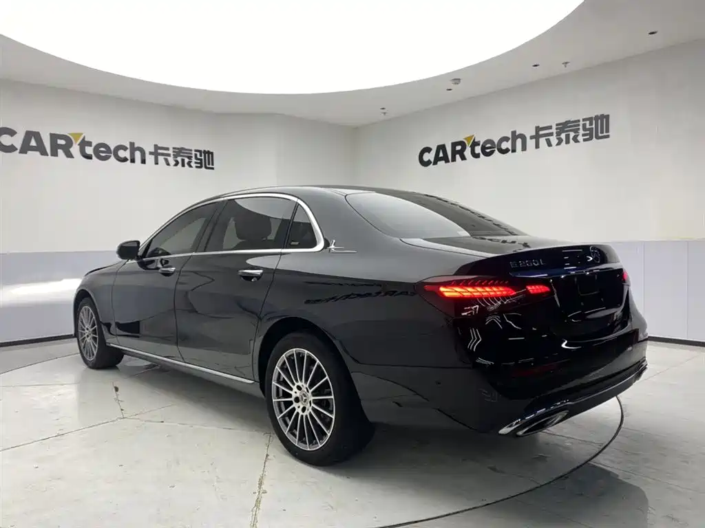 Mercedes-Benz E-Class 2023 — фото 7