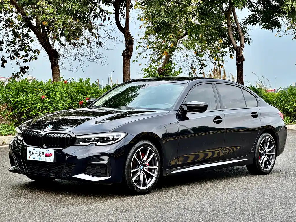 BMW 3 Series 2022 — фото 1