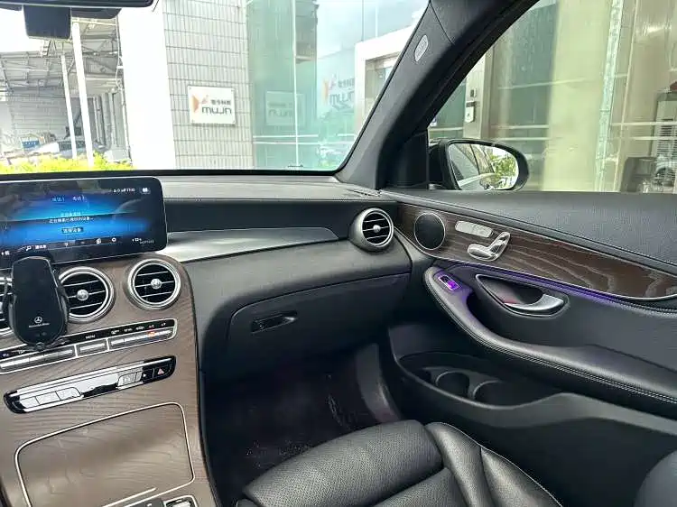 Mercedes-Benz GLC 2019 — фото 18