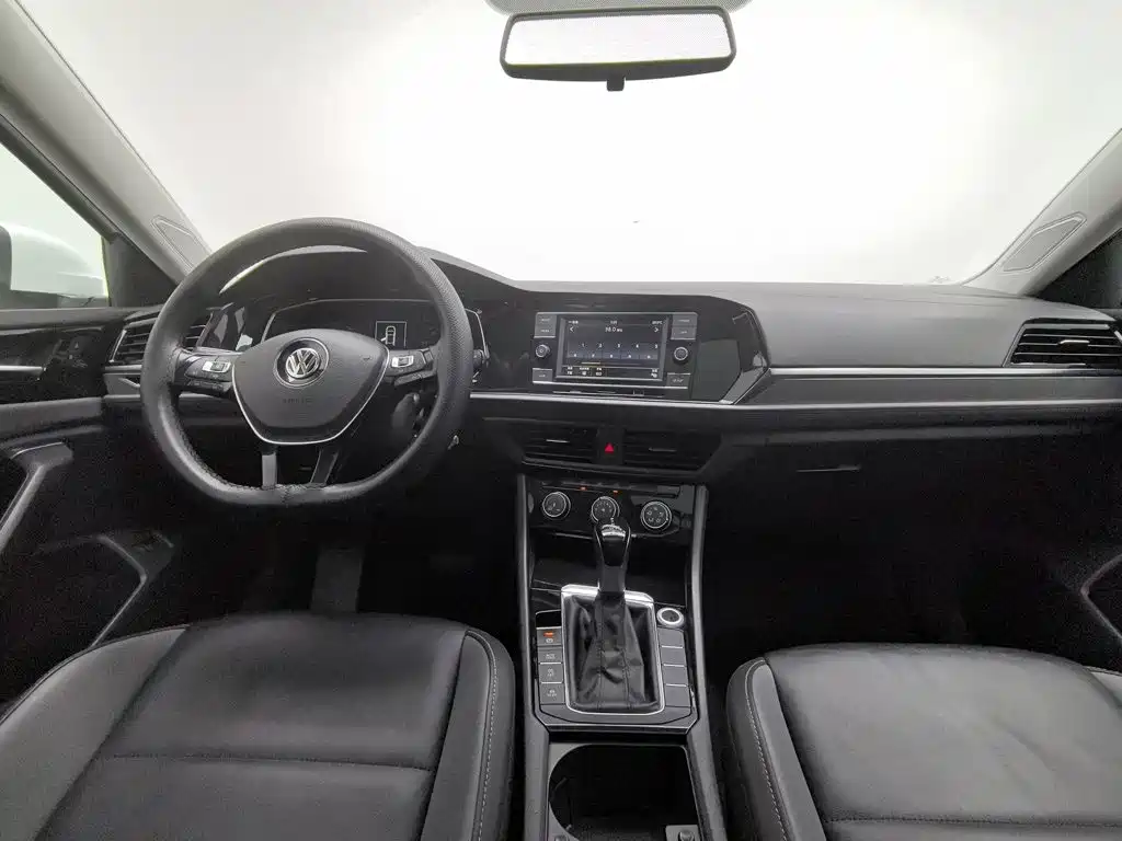 Volkswagen Sagitar 2019