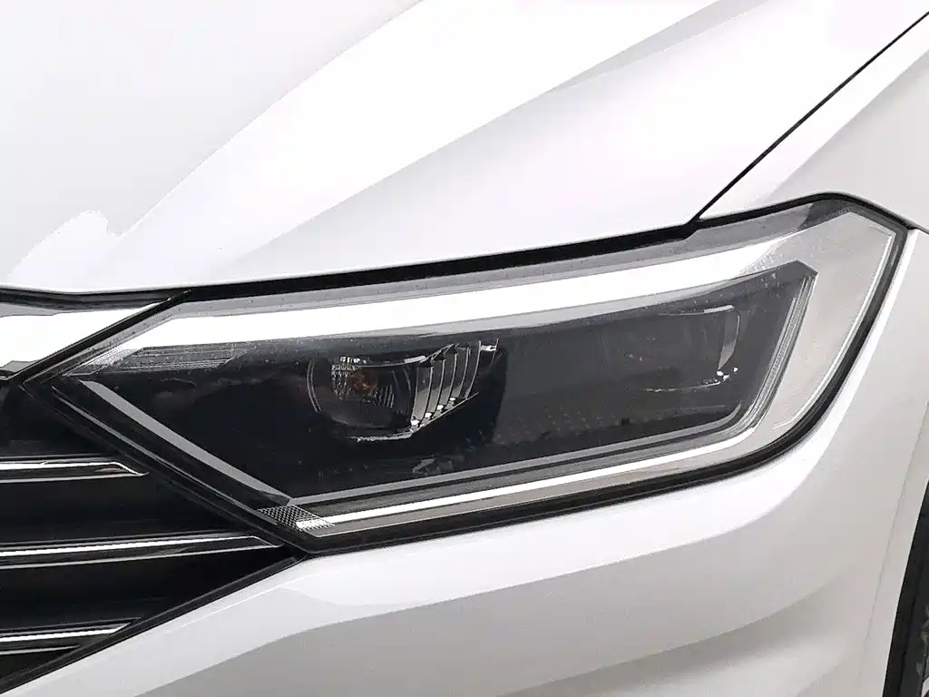 Volkswagen Sagitar 2019