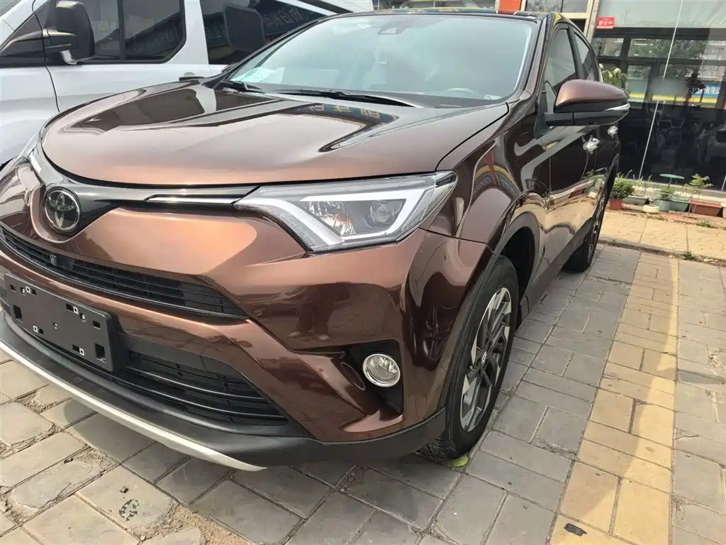 Toyota RAV4 2019 — фото 11