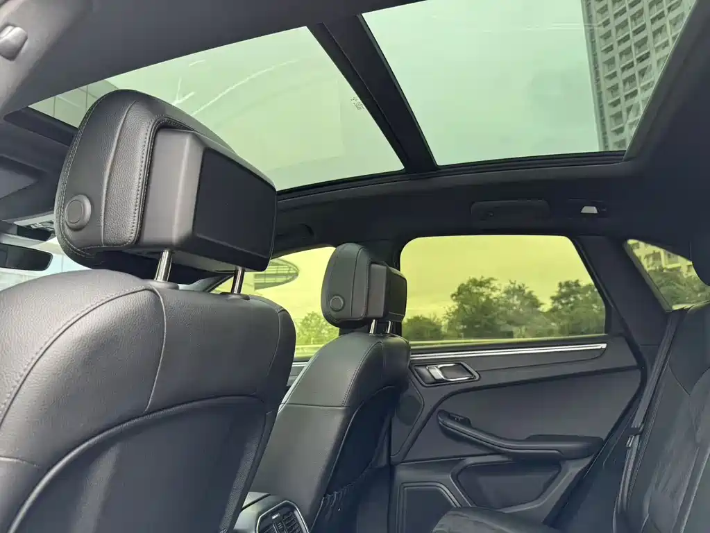 Porsche Macan 2020 — фото 17