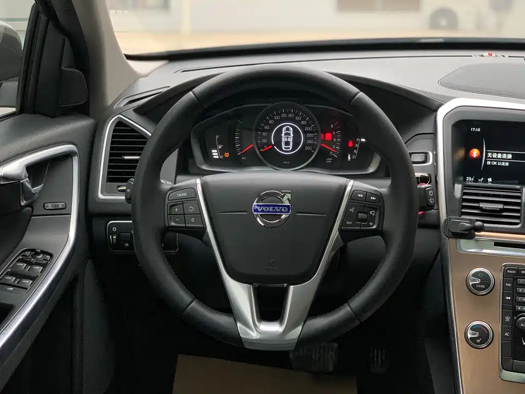 Volvo XC60 2015 — фото 10