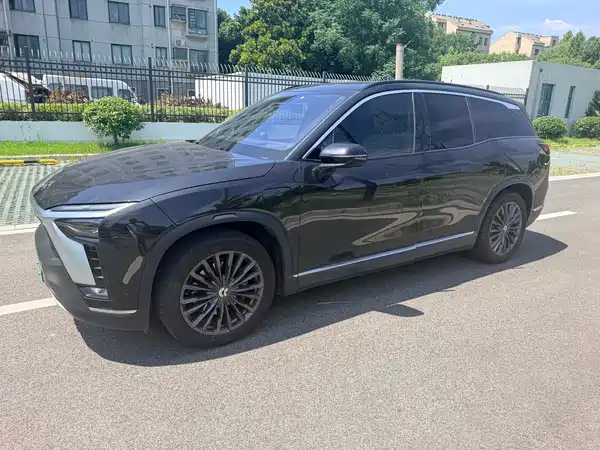 NIO ES8 2022