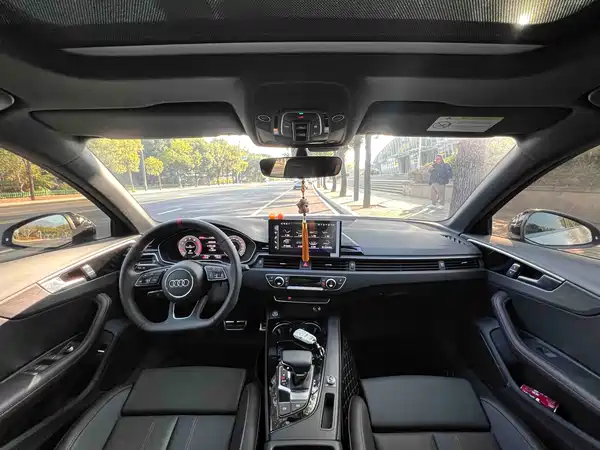 Audi A4L 2025